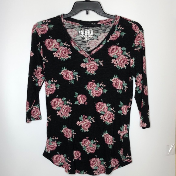 Go Wild Women's Floral Long Sleeves Top V-Neck Stretch Top XL XLarge PLUS SIZE - Picture 1 of 9